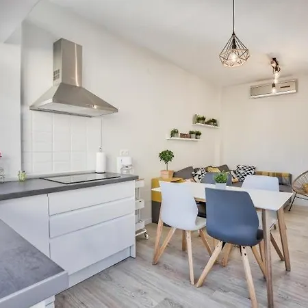 Atico Puerto 아파트 푸엔히롤라